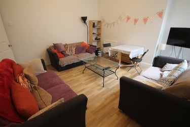7 bed house, Roxburgh Place, Heaton, Newcastle, NE65HU - Image 2